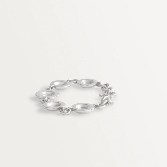 The plate bracelet