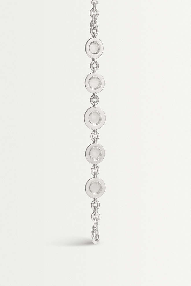 The plate bracelet